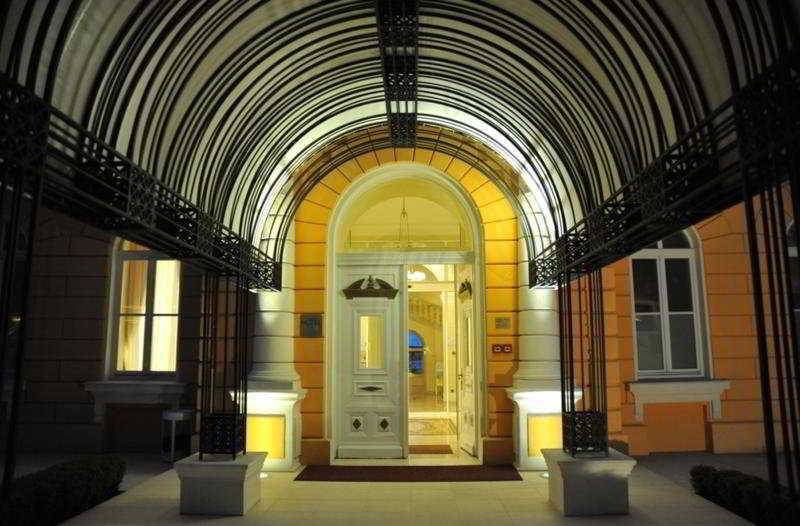 Kvarner Palace 4*