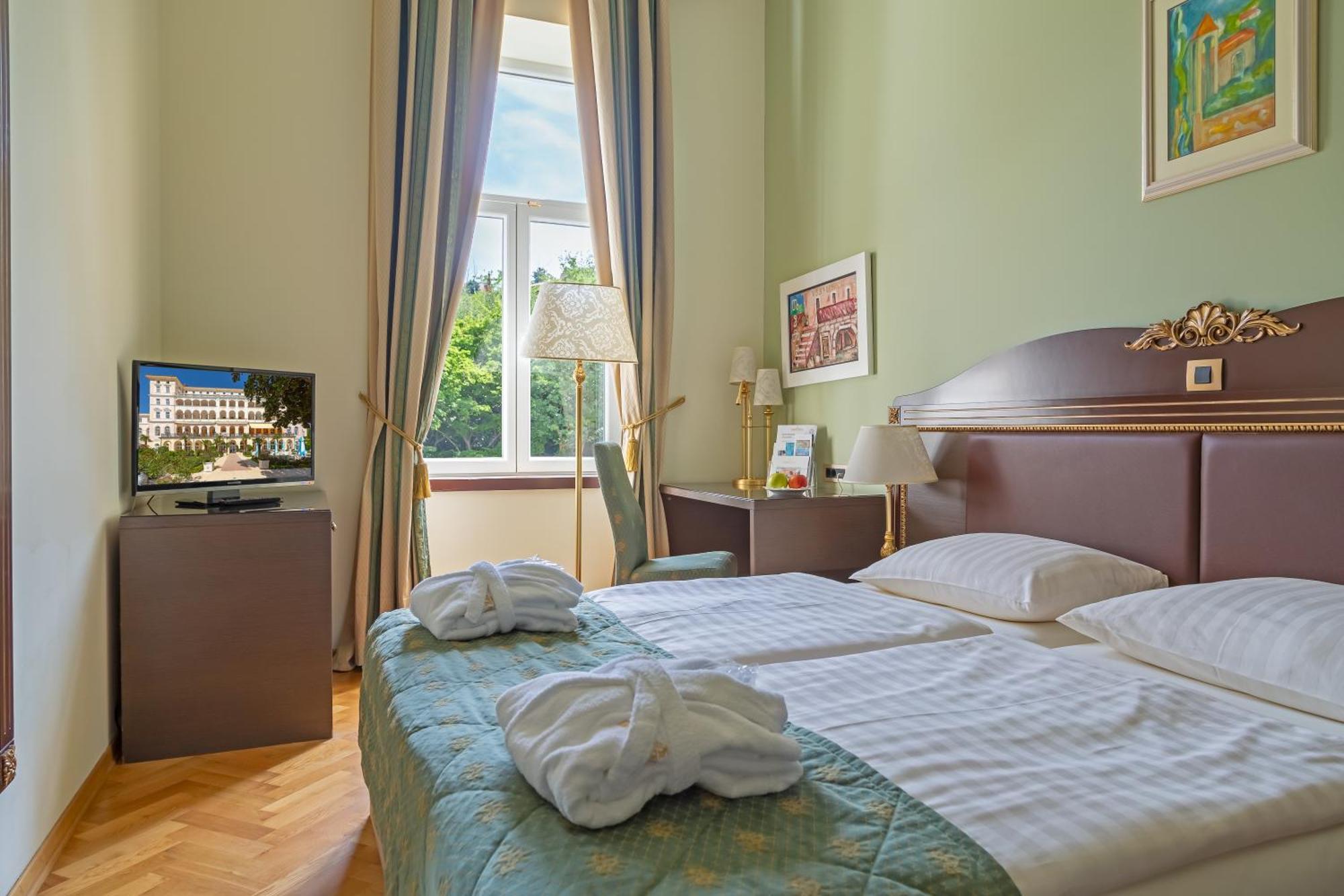 Hotel Kvarner Palace 4*